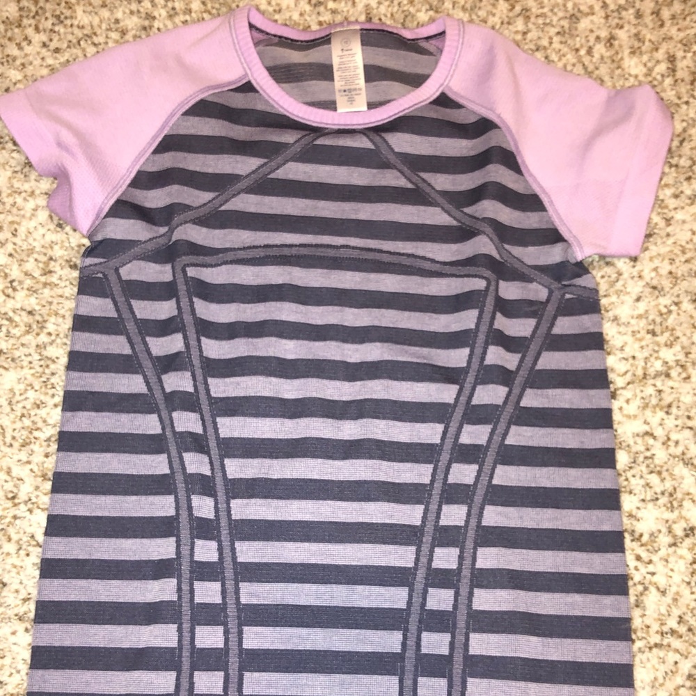 Ivivva athletic short sleeve shirt (size kids 12)